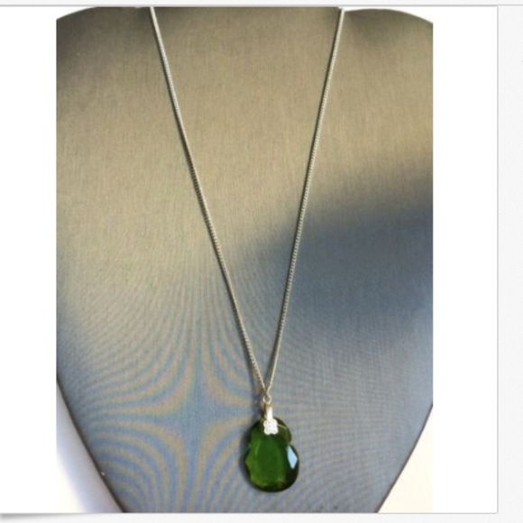 Vintage Silver Green Art Glass Pendant Necklace Simulated Emerald 18" Plated - Picture 4 of 8